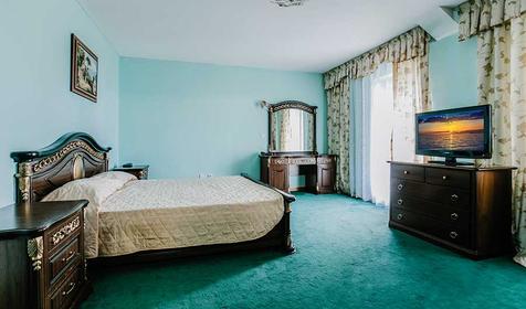 Люкс двухместный двухкомнатный с кухней