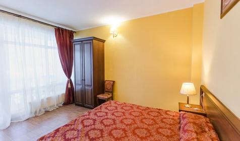 Люкс трехместный двухкомнатный с балконом