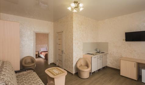 Люкс плюс пятиместный двухкомнатный (с видом на море)