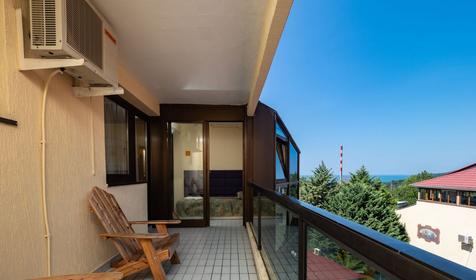 Стандарт трехместный с балконом