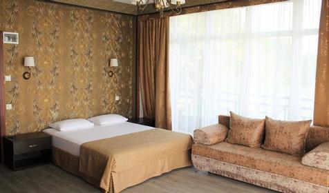 Люкс четырехместный (с балконом)