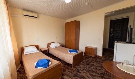 Стандарт двухместный с балконом, корпус 1 (1 этаж)