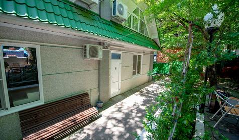 Эконом трехместный