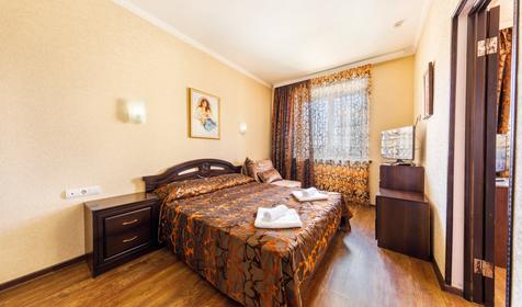 Люкс четырехместный двухкомнатный