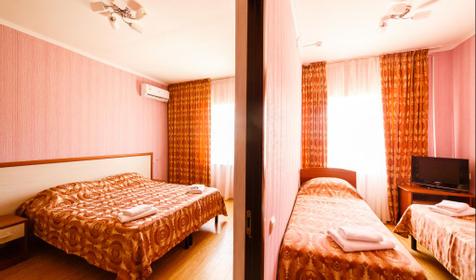 Люкс четырехместный двухкомнатный