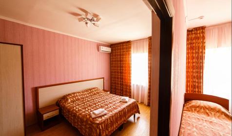 Люкс четырехместный двухкомнатный