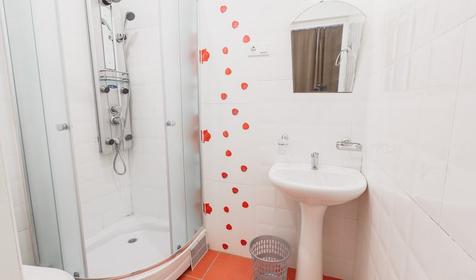 Семейный четырехместный двухкомнатный (вид на горы, корпус Алые паруса)