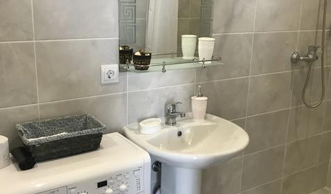 Апартаменты-студио с кухней. Повышенной комфортности. Имеется свой балкон и вид на море, горы и год.