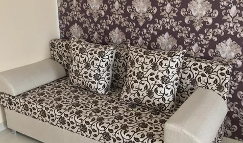 Апартаменты-студио с кухней полу-люкс для МОЛОДОЖЕНОВ! Имеется балкон и вид на море, горы и город.