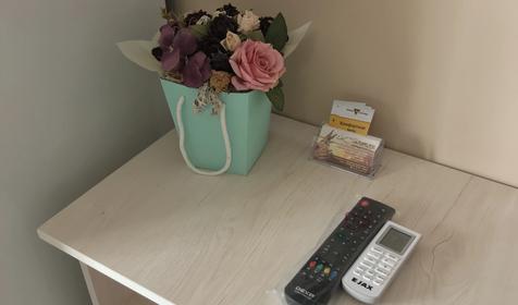 Апартаменты-студио с кухней полу-люкс для МОЛОДОЖЕНОВ! Имеется балкон и вид на море, горы и город.