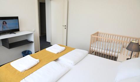 Семейный четырехместный двухкомнатный (без вида)