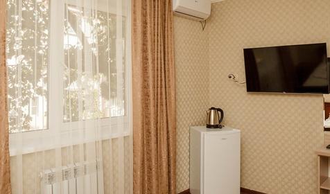 Полулюкс четырехместный двухкомнатный (с балконом)