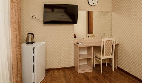 Полулюкс четырехместный двухкомнатный (с балконом)