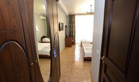 Стандарт трехместный (с балконом)