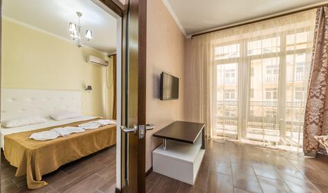 Семейный комфорт четырехместный двухкомнатный (с балконом)