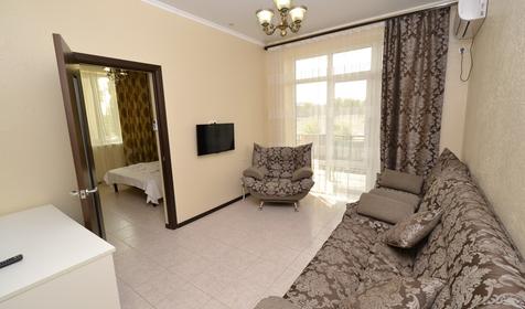 Семейный комфорт четырехместный двухкомнатный (с балконом)