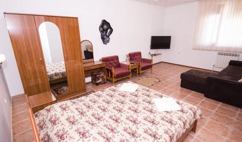 Трехместный двухкомнатный семейный. Гостевой дом Каталония, г. Анапа