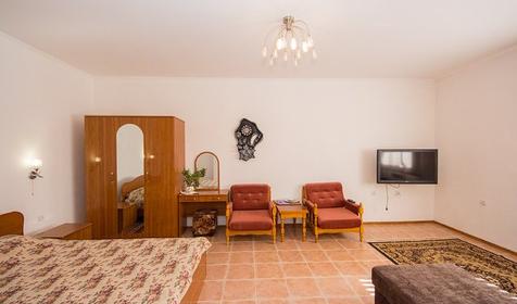 Трехместный двухкомнатный семейный. Гостевой дом Каталония, г. Анапа