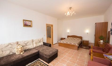 Трехместный двухкомнатный семейный. Гостевой дом Каталония, г. Анапа