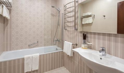 Стандарт двухместный 1 категории (с боковым видом, без балкона)