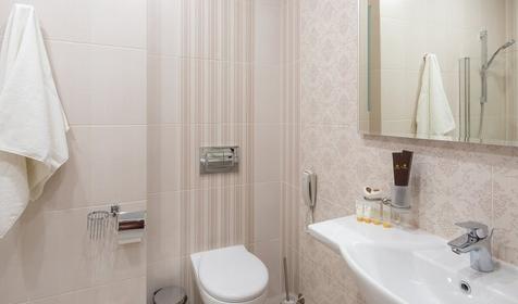 Стандарт двухместный 1 категории (с боковым видом, без балкона)