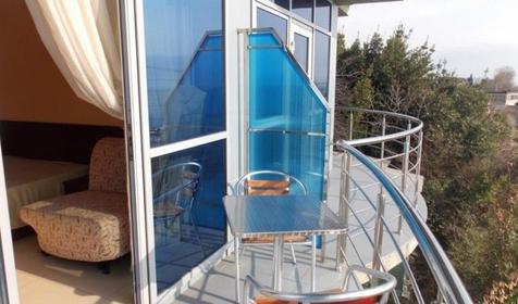 Комфорт с балконом и панорамным видом на море (5, 6 номер)