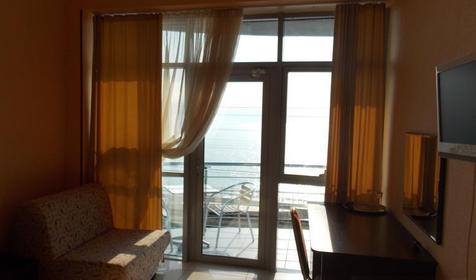 Комфорт с балконом и панорамным видом на море (5, 6 номер)