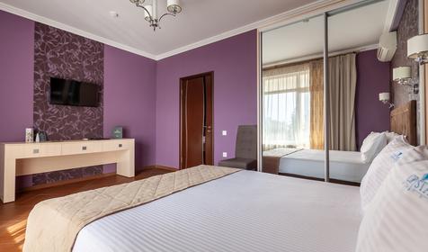 Люкс двухкомнатный двухместный (с видом на море)