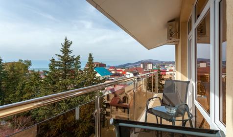 Люкс двухкомнатный двухместный (с видом на море)