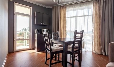 Люкс двухкомнатный двухместный (с видом на море)