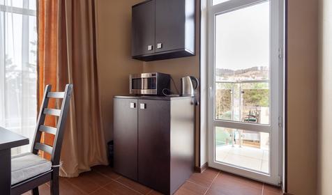 Люкс двухкомнатный двухместныйс видом на бассейн