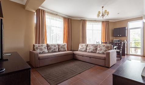 Люкс двухкомнатный двухместныйс видом на бассейн