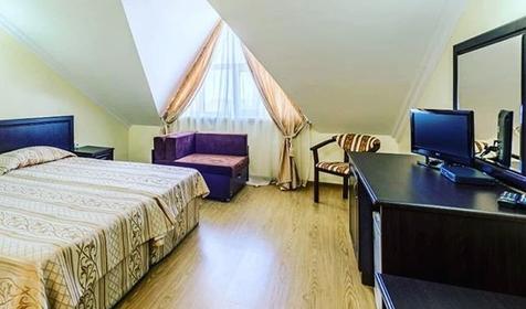 Люкс двухместный двухкомнатный (с балконом)