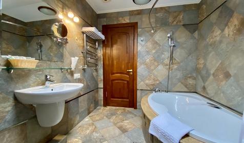 Полулюкс с балконом (мансарда)