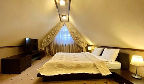 Полулюкс с балконом (мансарда)