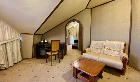 Полулюкс с балконом (мансарда)