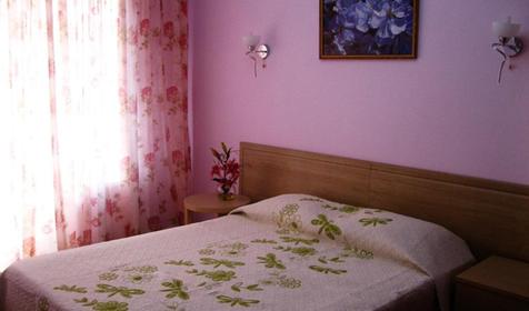 Трехместный