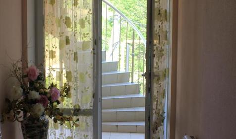 Трехместный