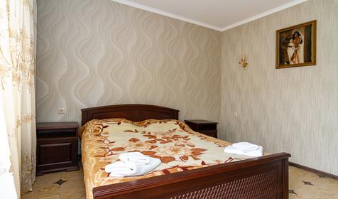 Люкс двухкомнатный. Гостиница Вероника, г. Геленджик, с. Кабардинка