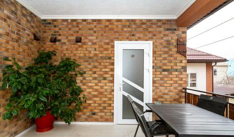 Двухкомнатный люкс с кухней. Частный отель Вероника, г. Геленджик, с. Кабардинка