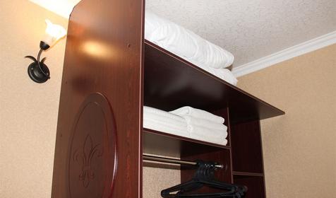 Люкс четырехместный двухкомнатный