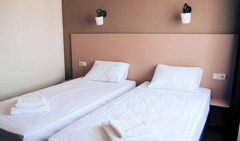 Стандарт двухместный без балкона (вид во двор)