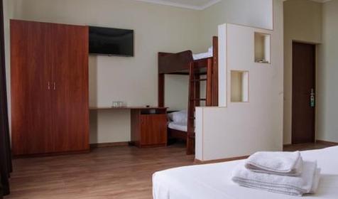 Семейный четырехместный без балкона (вид во двор)