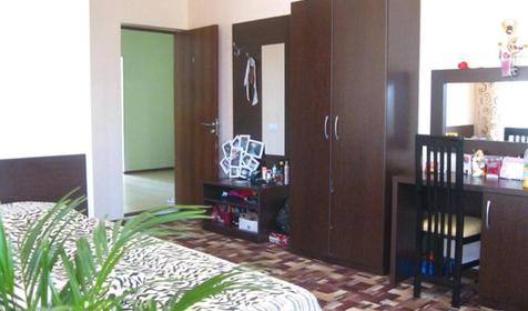 Трехместный