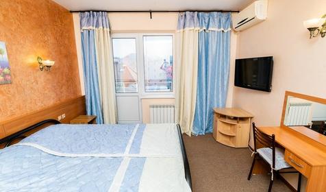 Трехместный стандарт с балконом. Отель Корона, Анапа, Витязево