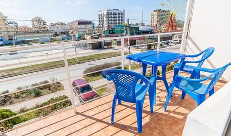 Трехместный стандарт с балконом. Отель Корона, Анапа, Витязево