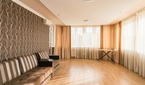 Люкс четырехместный трехкомнатный с кухней