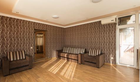 Люкс четырехместный трехкомнатный с кухней