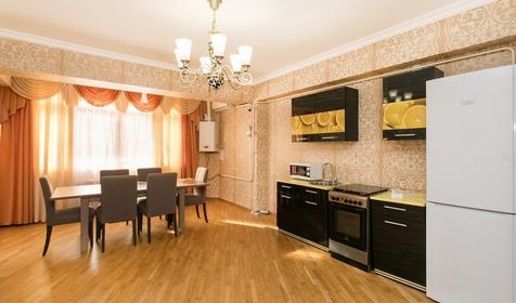 Люкс четырехместный трехкомнатный с кухней