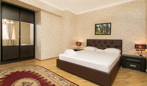 Люкс четырехместный трехкомнатный с кухней